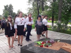 Вшановуємо героїв сучасності та минулого