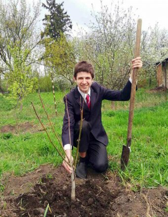 95851859_243582743366477_1788778819935535104_n-min